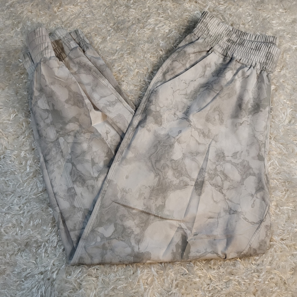 Old Navy Active StretchTech Joggers, Gray & White, Size Small
